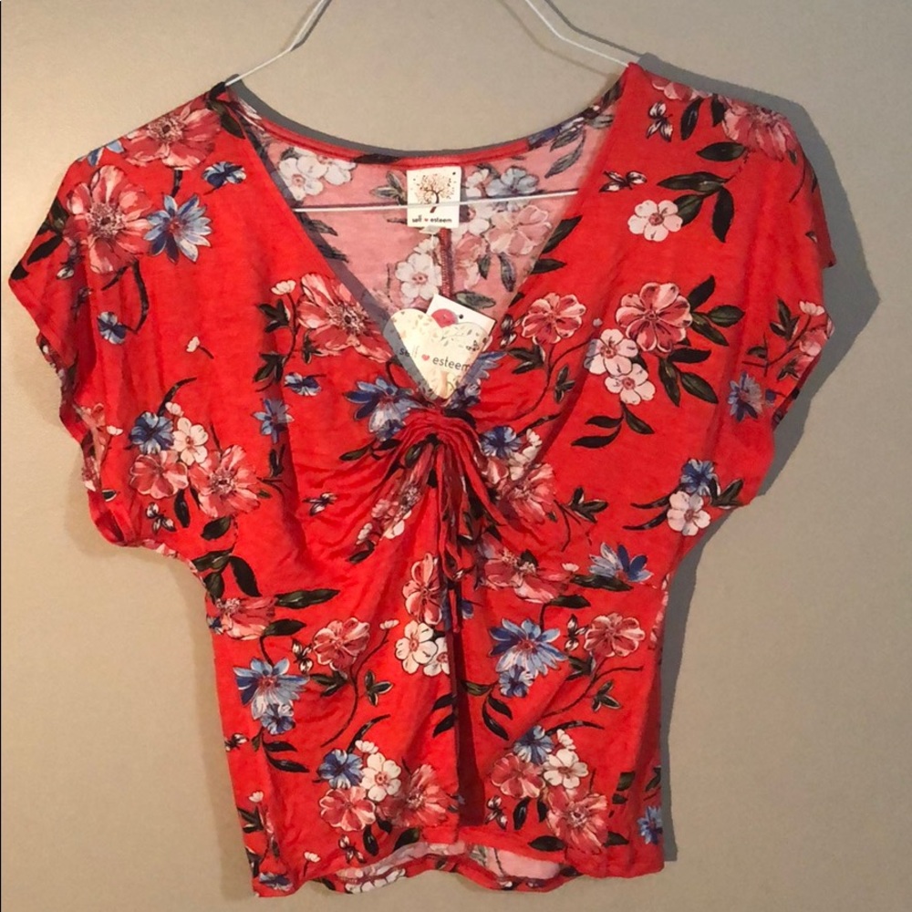 Floral cropped v neck top